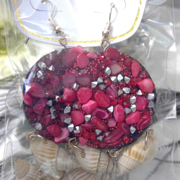 Sea Life Dangle Earrings with Real Seashells - Picture 3 of 3